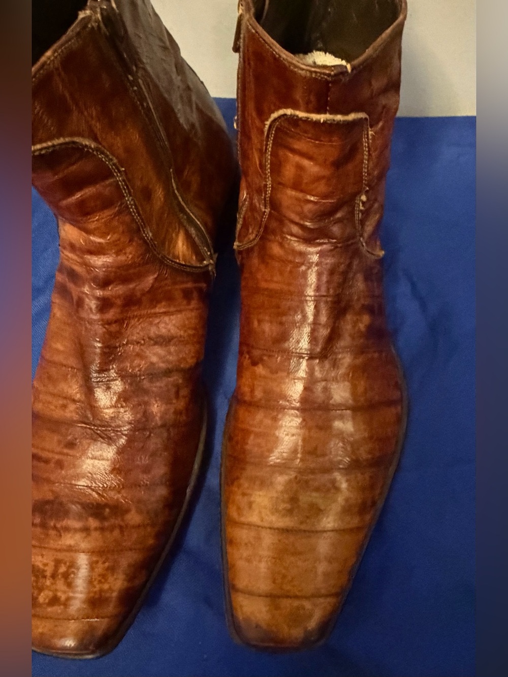 100% Authentic Italian designer Vero Cuoio Leather Western Ankle Boots very rare